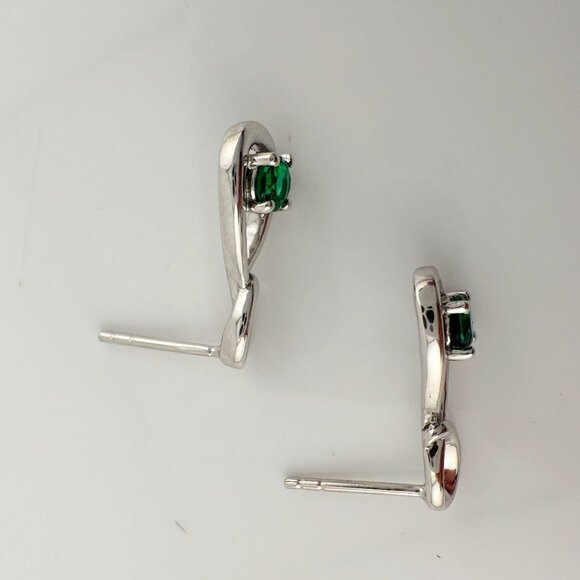 Beautiful Round Emerald Swoop Earrings in Sterling Silver - Picture 11 of 14